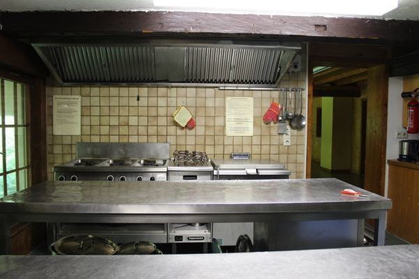 Gasherd, Arbeitsfl�che und Kipppfanne